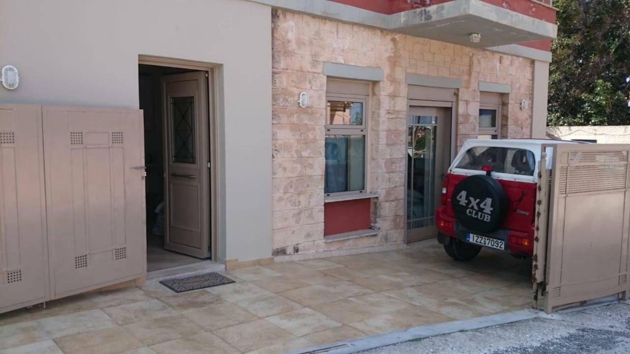 Arapakis Apartment 2 Aegina Buitenkant foto